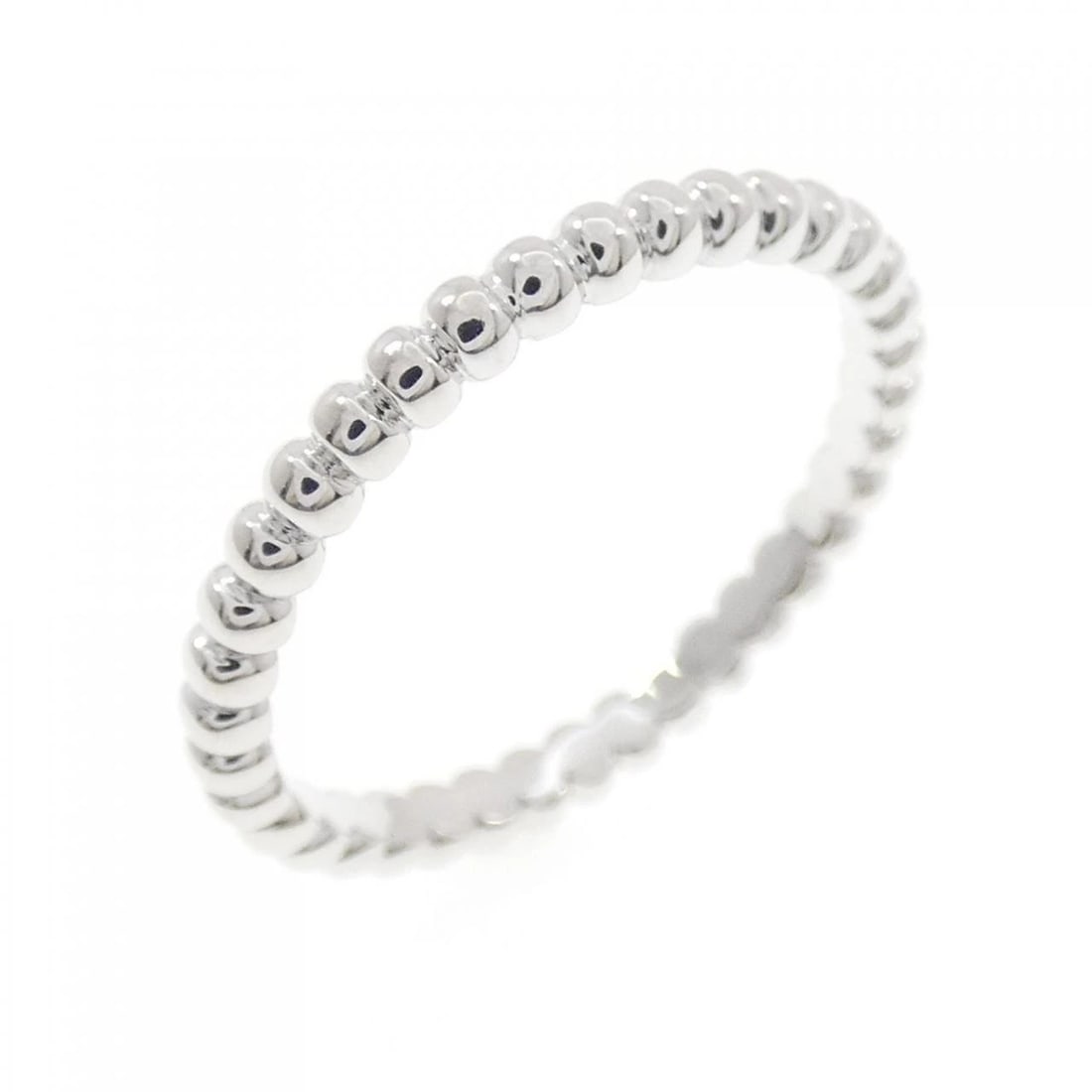VAN CLEEF & ARPELS PERLÉE SMALL RING: Van Cleef & Arpels Perlée Small Ring Brand: Van Cleef & Arpels Type: Van Cleef & Arpels Ring Material: 750 white gold, Color: white gold Size: US6 1/4 Accessories: None Accessories Notice: When