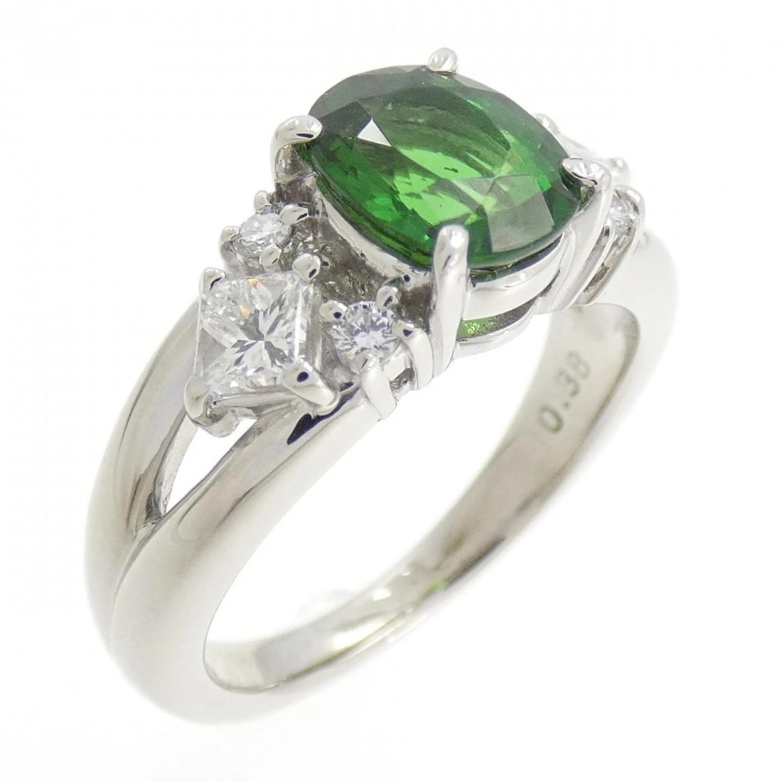 TASAKI TOURMALINE RING: Tasaki Tourmaline Ring Brand: TASAKI Type: Tasaki Ring Material: Platinum900, Main Stone/Creation TourmalineSecondary Stone Diamond Color: Platinum Size: US5.5 Accessories: None Accessories Notice: