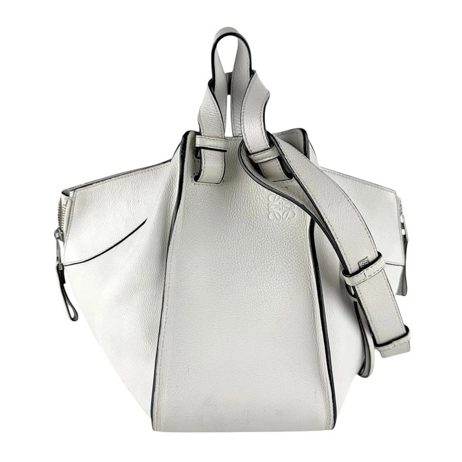 LOEWE HAMMOCK SHOULDER BAG HANDBAG WHITE: LOEWE Hammock Shoulder Bag Handbag White Brand: LOEWE Type: Shoulder Bag Material: Leather Color: White Size: W:5.5inx H:9.4inx D:9.8in Handle Length:12.6in Accessories: None Accessories N
