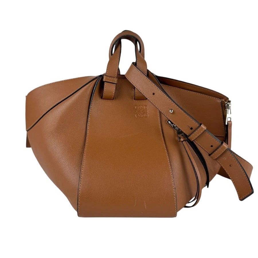 LOEWE HAMMOCK HANDBAG SHOULDER BAG BROWN: LOEWE Hammock Handbag Shoulder Bag Brown Brand: LOEWE Type: Shoulder Bag Material: leather Color: Brown Size: W:5.5inx H:9.4inx D:9.4in Handle Length:11.8in Accessories: None Accessories N