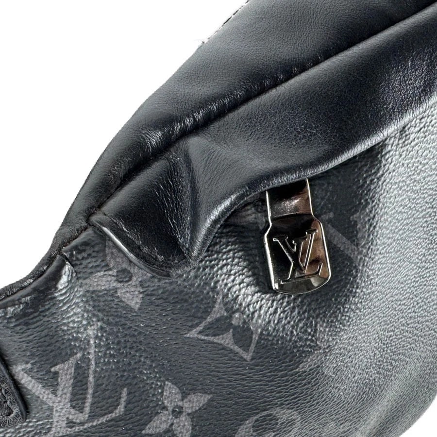 LOUIS VUITTON MONOGRAM ECLIPSE DISCOVERY BODY BAG - 5