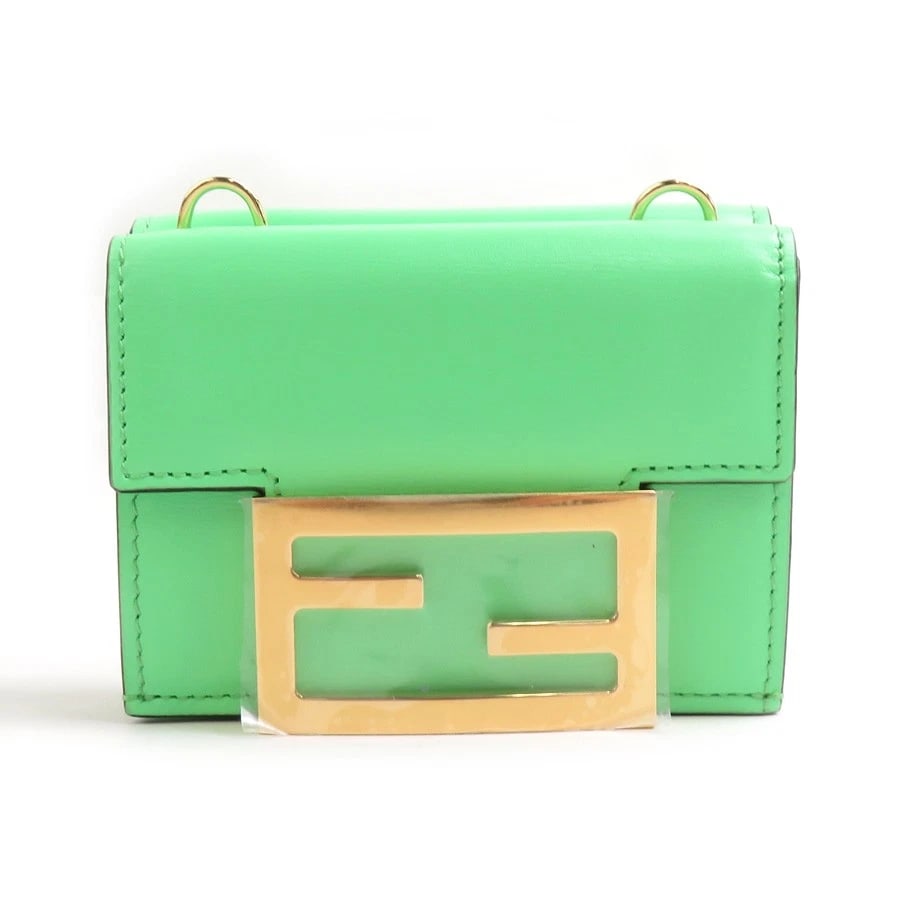 FENDI SHOULDER WALLET LIGHT GREEN LEATHER/METAL: FENDI Shoulder Wallet Light Green Leather/Metal Brand: FENDI Type: Other accessories Material: Leather Color: Light Green Size: W:3.9inx H:3.1inx D:1.4in Accessories: None Accessories Noti