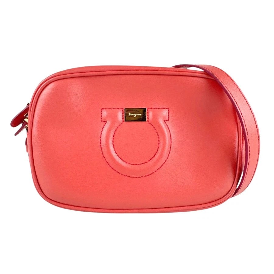 SALVATORE FERRAGAMO GANCINI CROSSBODY SHOULDER BAG: Salvatore Ferragamo Gancini Crossbody Shoulder Bag Brand: Salvatore Ferragamo Type: Shoulder Bag Material: Leather Color: Coral Pink Size: W:6.7inx H:4.7inx D:2.4in Accessories: None Acces
