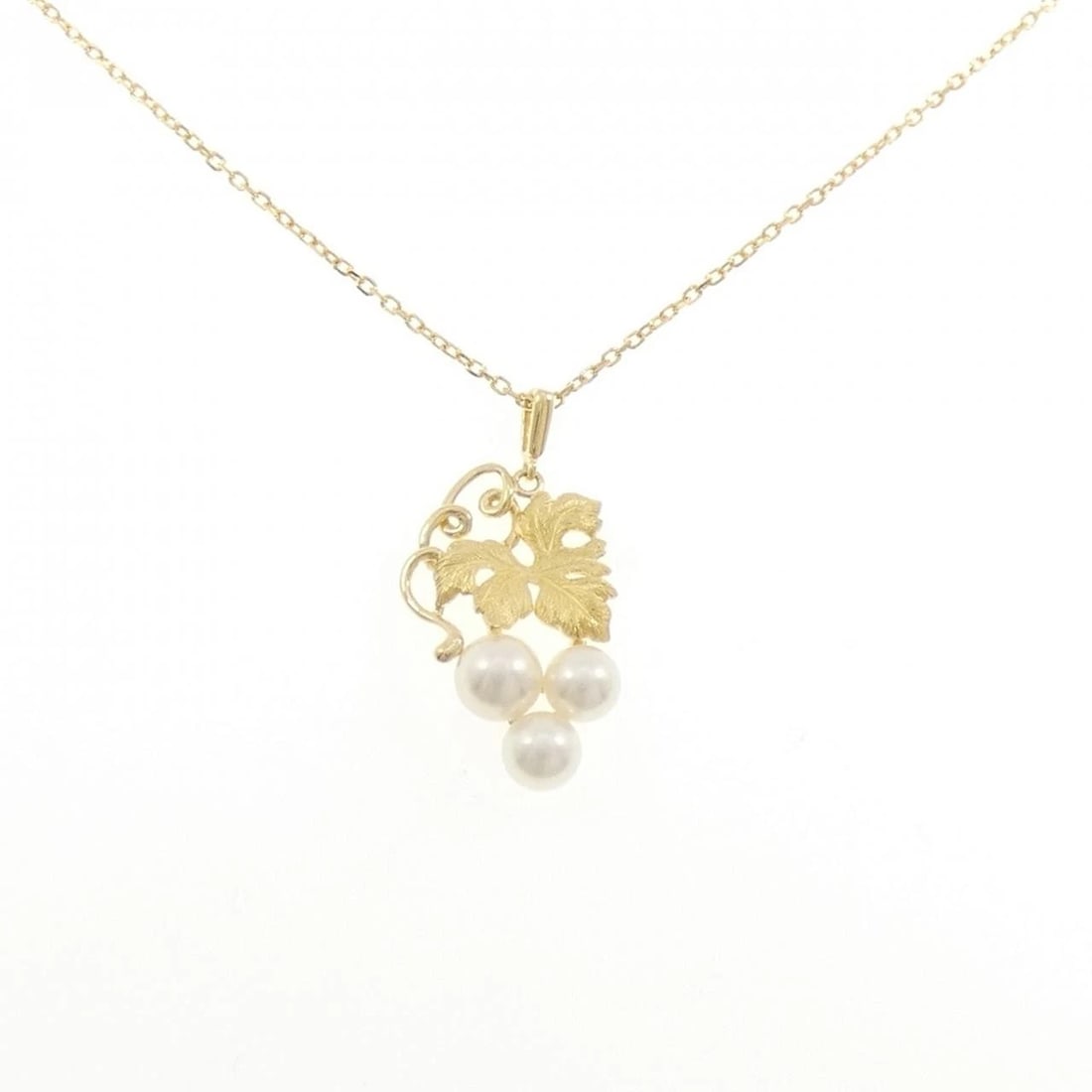 MIKIMOTO AKOYA PEARL NECKLACE: Mikimoto Akoya Pearl Necklace Brand: MIKIMOTO Type: Mikimoto Necklace Material: 750 Yellow Gold, Main Stone/Creation Akoya Pearl Color: Yellow Gold Size: Actual Size Pendant length approx. x width