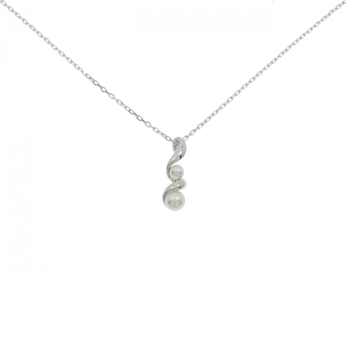 MIKIMOTO AKOYA PEARL NECKLACE: Mikimoto Akoya Pearl Necklace Brand: MIKIMOTO Type: Mikimoto Necklace Material: K18 white gold, Main Stone/Creation Akoya Pearl Color: White Gold Size: Actual Size Pendant length approx. x width appro