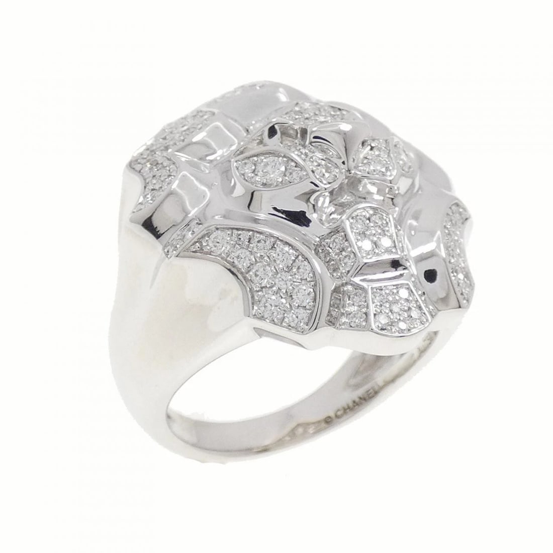 CHANEL SOUS LE SIGNE DU LION RING: Chanel Sous le Signe du Lion Ring Brand: CHANEL Type: Chanel Ring Material: 750 White Gold, Main Stone/Creation Natural Color: White Gold Size: US7(54) Accessories: None Accessories Notice