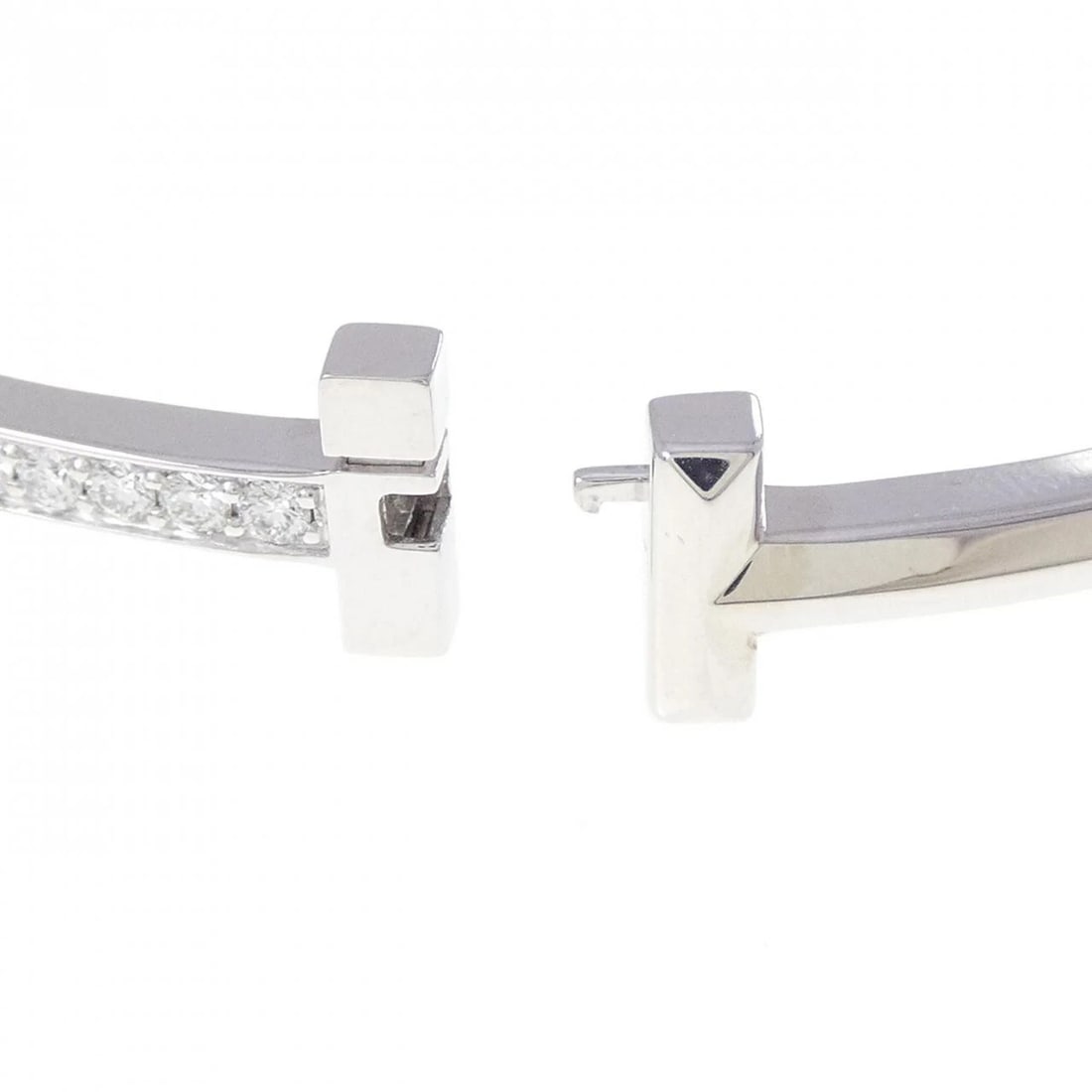 TIFFANY&CO. T-ONE NARROW BANGLE: TIFFANY&Co. T-One Narrow Bangle Brand: TIFFANY&Co. Type: TIFFANY & Co. Bracelet Material: 750 White Gold, Main Stone/Creation Natural Color: White Gold Size: Actual Size Max width approx: 9.0mm Size 1