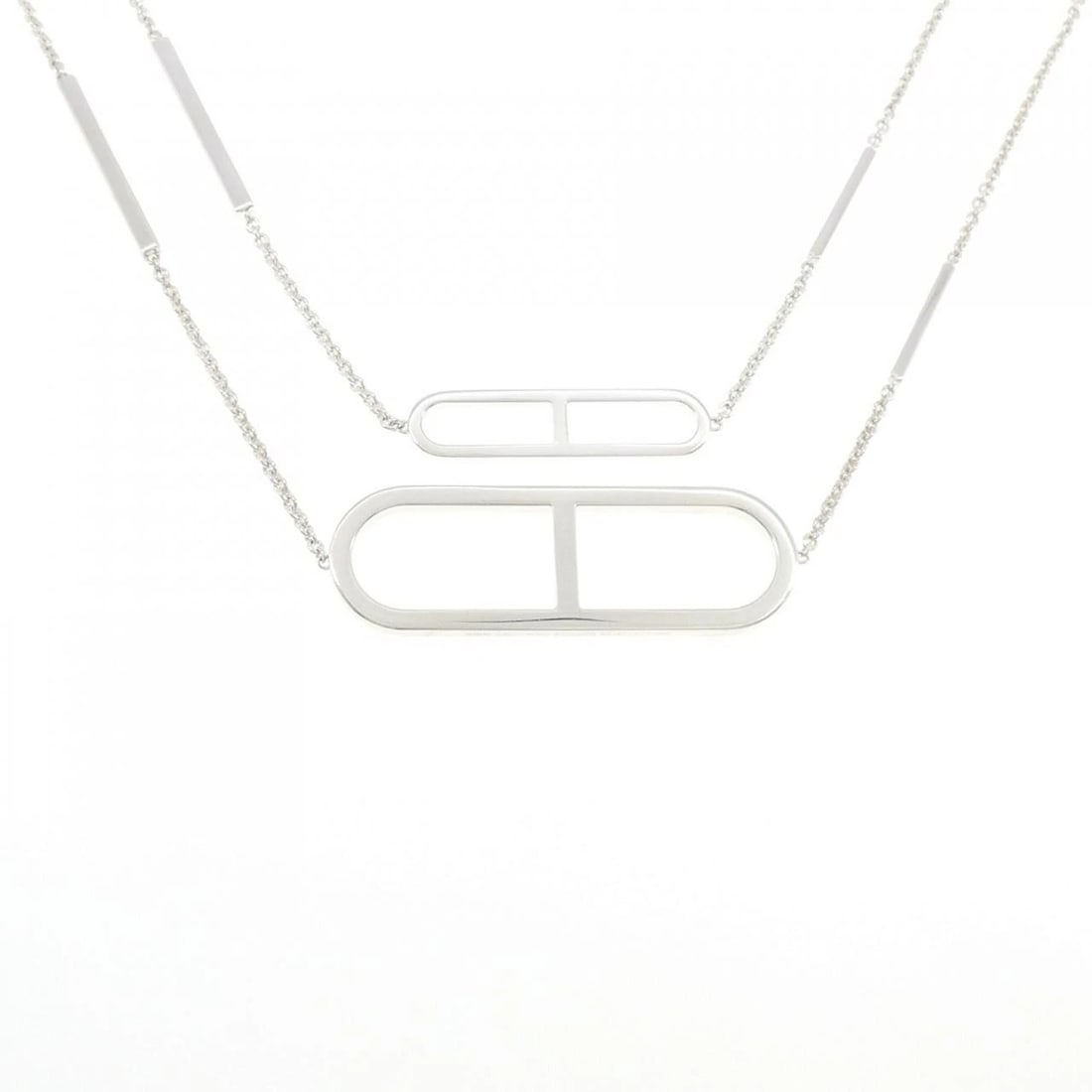 HERMES EVER CHAINE D'ANCRE NECKLACE: Hermes Ever Chaine d'Ancre Necklace Brand: HERMES Type: Hermes Necklace Material: 925Silver, Color: Silver Size: Actual Size Max width approx.: 20.0mm Chain maximum width approx.: 2.3mm Size 115cm
