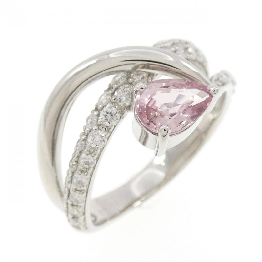 PT950 SAPPHIRE RING: PT950 Sapphire Ring Brand: Unbranded Type: Sapphire Ring Material: PT950, Main Stone/Creation Sapphire Secondary Stone Diamond Color: Silver Size: US7 3/4 Accessories: None Accessories Notice: When