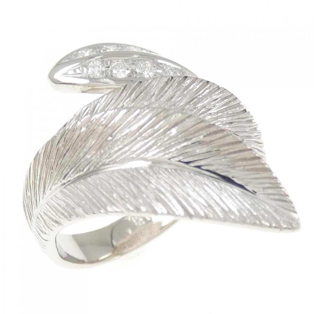 PT900 DIAMOND RING: PT900 Diamond Ring Brand: Unbranded Type: Diamond Ring Material: PT900, Main Stone/Creation Natural Color: Silver Size: US5 3/4 Accessories: None Accessories Notice: When purchasing pre-owned goods,