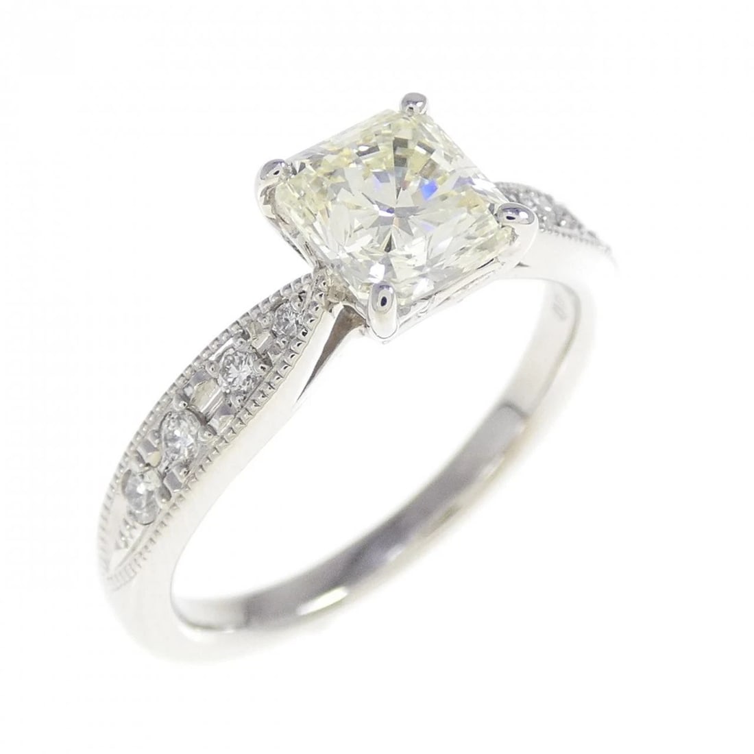 PT900 DIAMOND RING: PT900 Diamond Ring Brand: Unbranded Type: Ring Material: PT900, Main Stone/Creation Natural Color: Silver Size: US5 3/4 Accessories: None Accessories Notice: When purchasing pre-owned goods, please