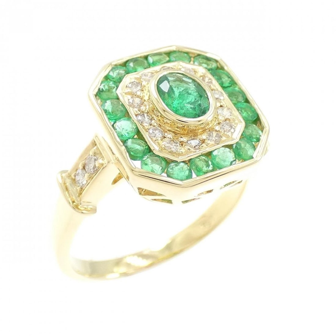 750YG EMERALD RING: 750YG Emerald Ring Brand: Unbranded Type: Emerald Ring Material: 750YG, Main Stone/Creation Emerald Secondary Stone diamond Color: Yellow Gold Size: US7 1/4 Accessories: None Accessories Notice: When