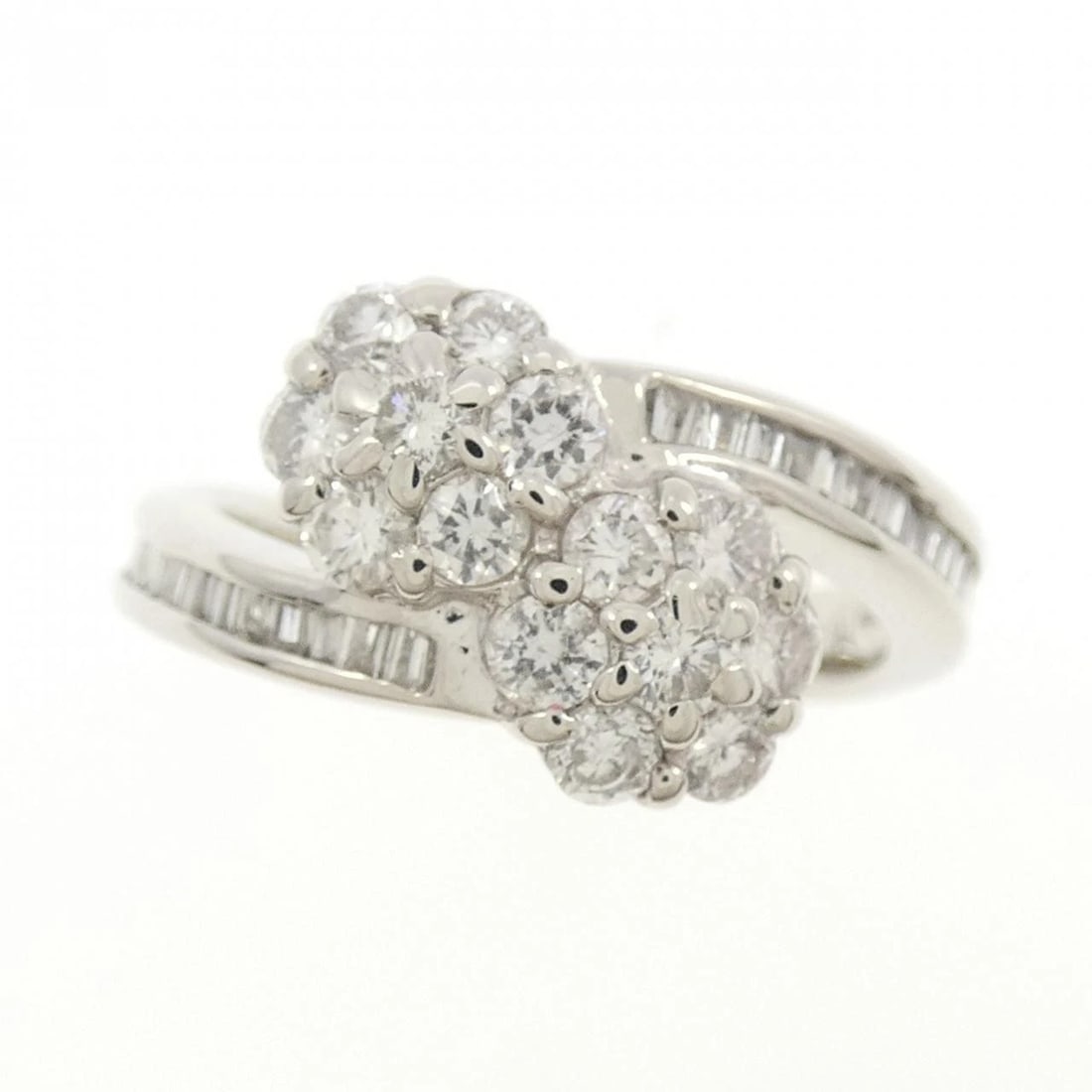 PT900 FLOWER DIAMOND RING - 2