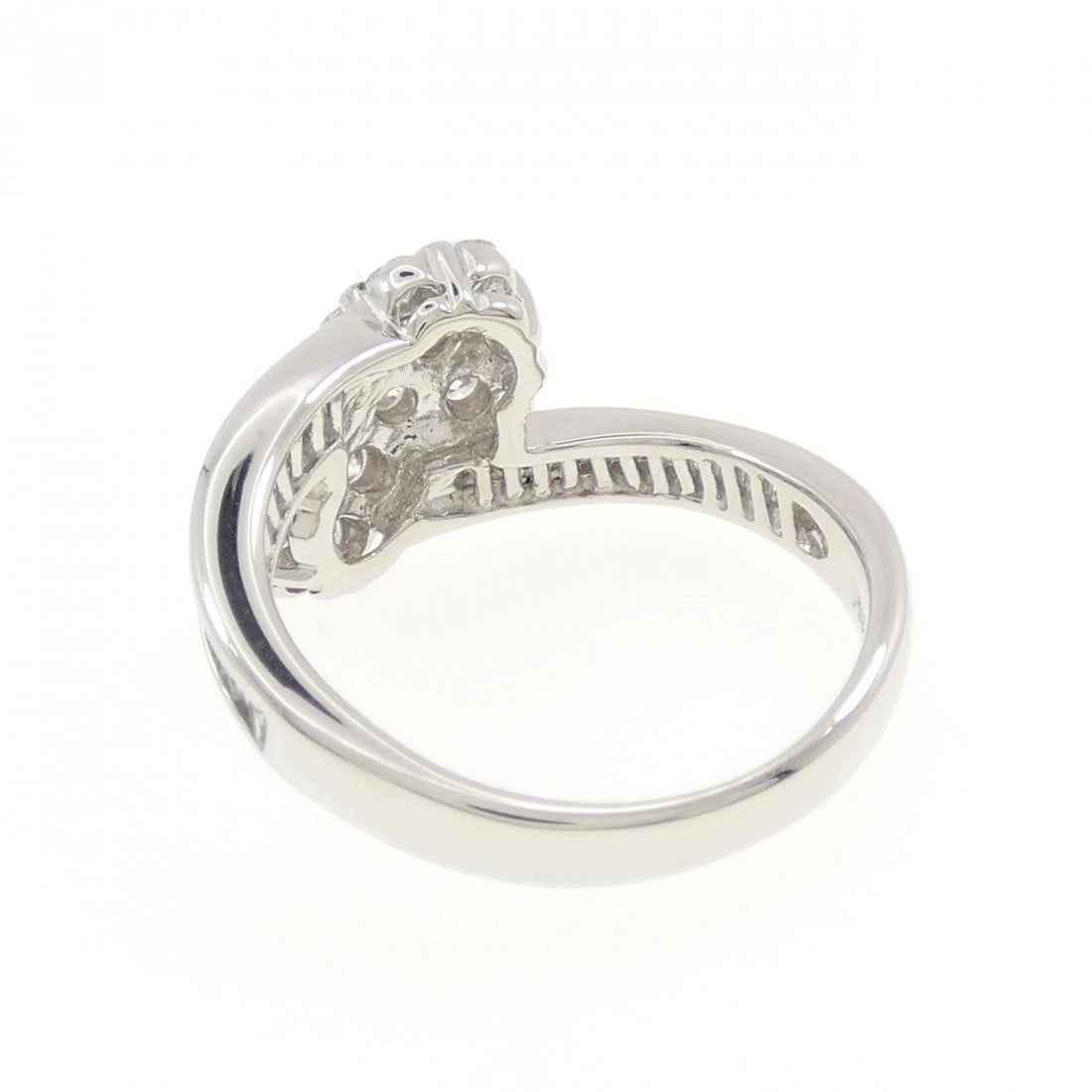PT900 FLOWER DIAMOND RING - 3