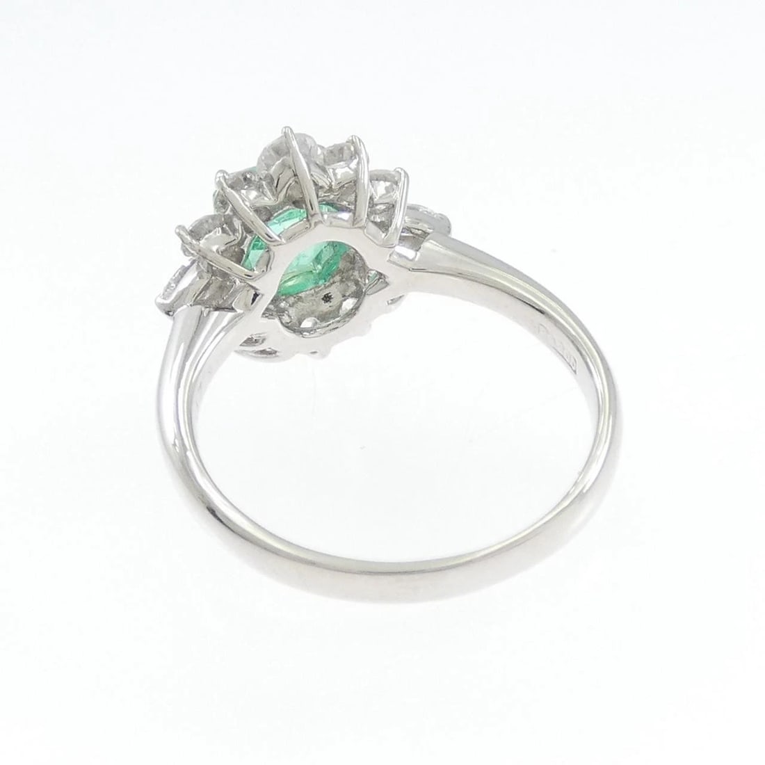 PT900 EMERALD RING - 3