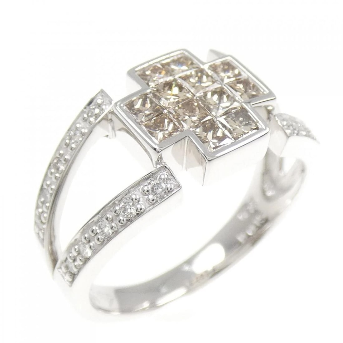 K18WG DIAMOND RING: K18WG Diamond Ring Brand: Unbranded Type: Diamond Ring Material: K18WG, Main Stone/Creation Natural Color: White Gold Size: US7 Accessories: None Accessories Notice: When purchasing pre-owned goods,