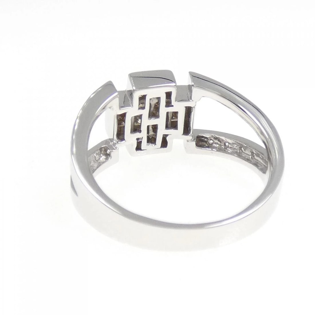 K18WG DIAMOND RING - 3