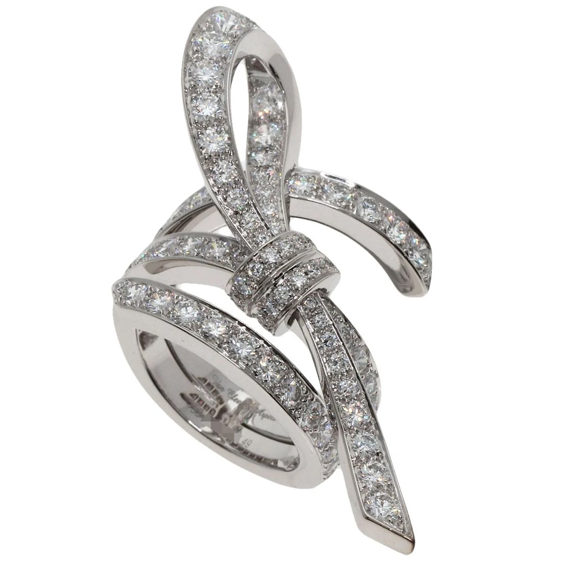 VAN CLEEF & ARPELS NU RIBBON DIAMOND RING: Van Cleef & Arpels Nu Ribbon Diamond Ring Brand: Van Cleef & Arpels Type: Ring Material: K18 White Gold, Main Stone/Creation Natural Color: Exterior Color Silver Size: 5 (US) Accessories: None