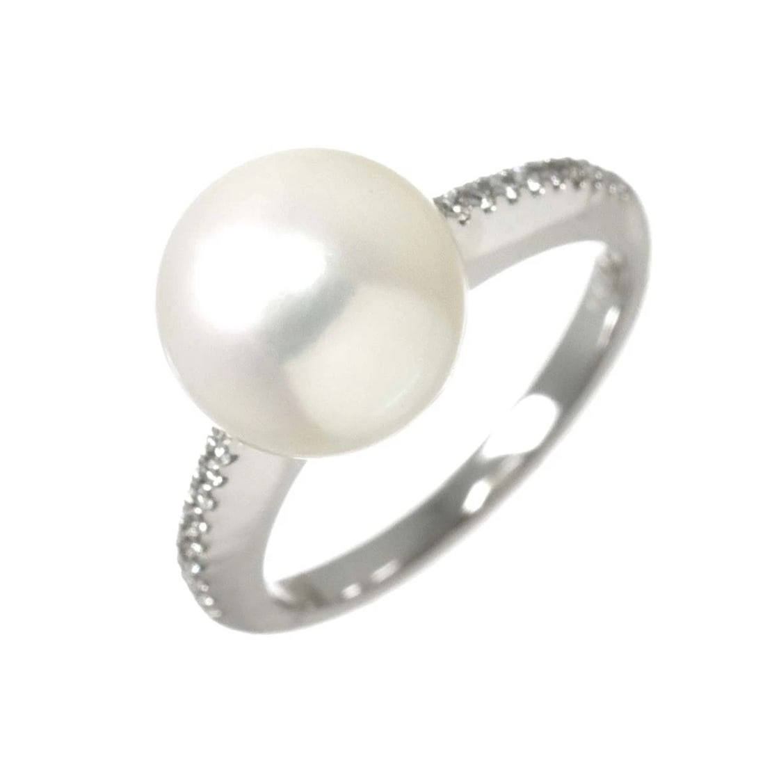 AKOYA PEARL DIAMONDRING 18K WG: Akoya Pearl DiamondRing 18K WG Brand: Unbranded Type: Ring Material: 750 White Gold, Main Stone/Creation Akoya Pearl Diamond Color: White Gold Size: 4.5-4.75 (US) Accessories: None Accessories