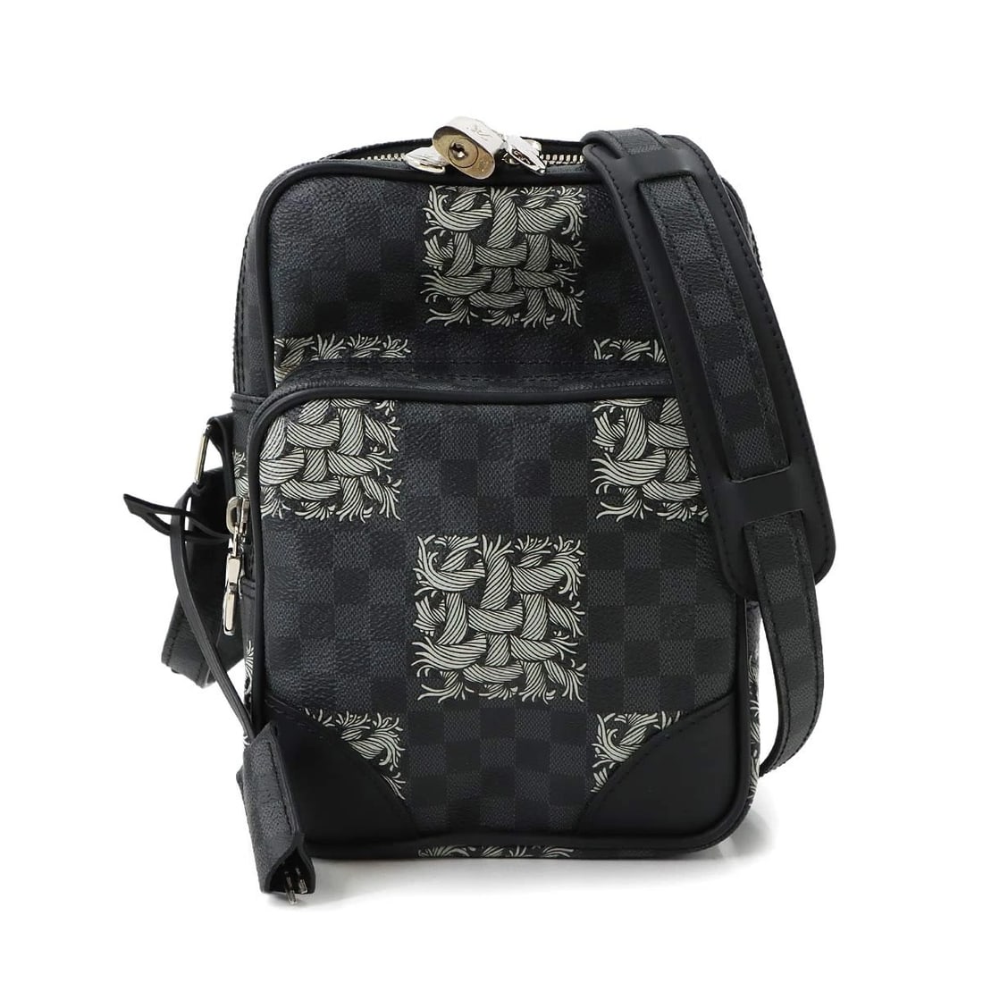 LOUIS VUITTON DAMIER GRAPHITE SHOULDER BAG: LOUIS VUITTON Damier Graphite Shoulder Bag Brand: LOUIS VUITTON Type: Shoulder Bag Material: Damier Graphite Canvas Color: Damier Graphite , White Size: W 5.91 inch, H 8.27 inch, D 4.13 inch Acces