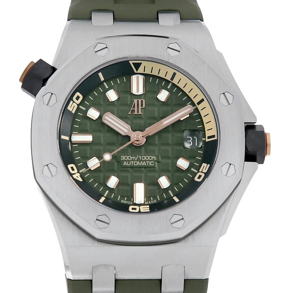 AUDEMARS PIGUET ROYAL OAK OFFSHORE DIVER WATCH: AUDEMARS PIGUET Royal Oak Offshore Diver Watch Brand: AUDEMARS PIGUET Type: Wrist watch Material: Band Material rubber, Case Material Stainless Steel Color: Dial Colour Green Size: Case:W42mm