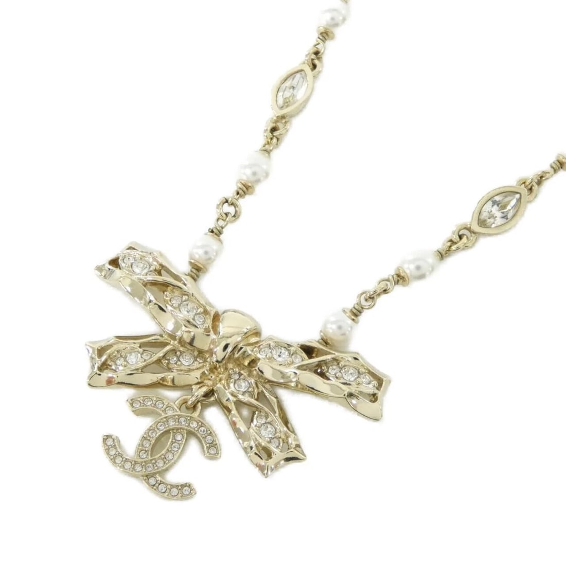 CHANEL ABD494 NECKLACE: Chanel ABD494 Necklace Brand: CHANEL Type: Chanel Necklace Material: Fake pearl, Color: none Size: Length: 32.5-39cm Top width x height: 4.5cmx3cm Accessories: None Accessories Notice: Whe