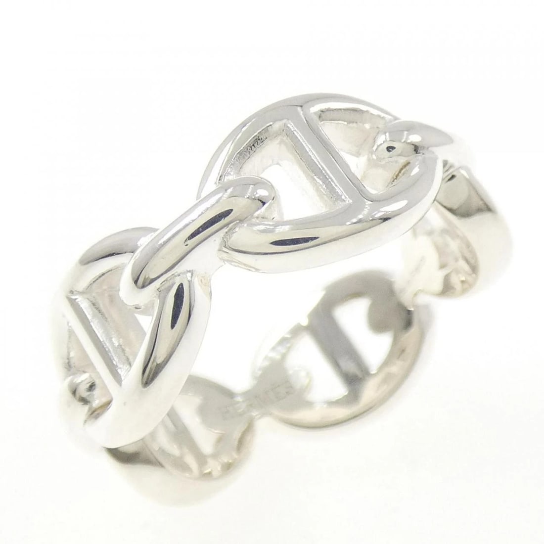 HERMES CHAINE D'ANCRE ENCHAINE RING: Hermes Chaine d'Ancre Enchaine Ring Brand: HERMES Type: Hermes Ring Material: 925Silver, Color: none Size: US5 3/4 Accessories: None Accessories Notice: When purchasing pre-owned goods, please refer