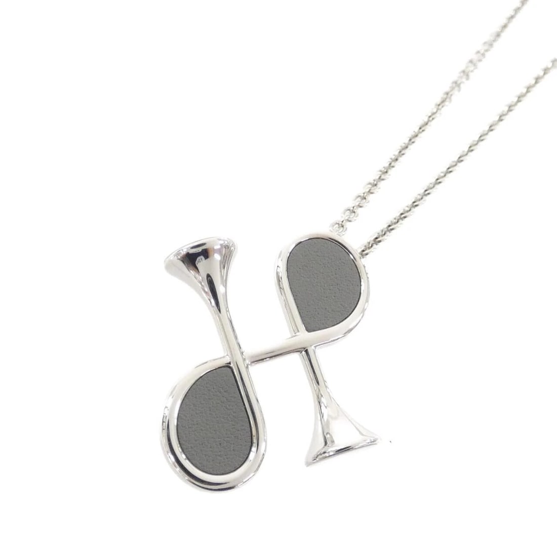 HERMES COR H NECKLACE: Hermes Cor H Necklace Brand: HERMES Type: Hermes Necklace Material: Swift, Color: none Size: Length: 40cm Top width x height: 2.5cmx3.3cm Accessories: None Accessories Notice: When purchasing