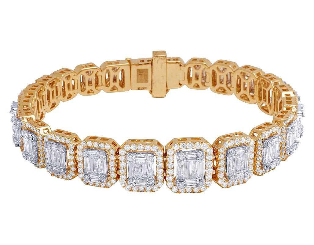 ROSE GOLD GRADUATING DIAMOND BAGUETTE R HALO BRACELET: Rose Gold Graduating Diamond Baguette r Halo Bracelet Brand: None Type: Bracelet Material: 10k Rose Gold, Color: Rose Gold Size: Length 8.25 in Width 13.5MM Accessories: None Accessories N