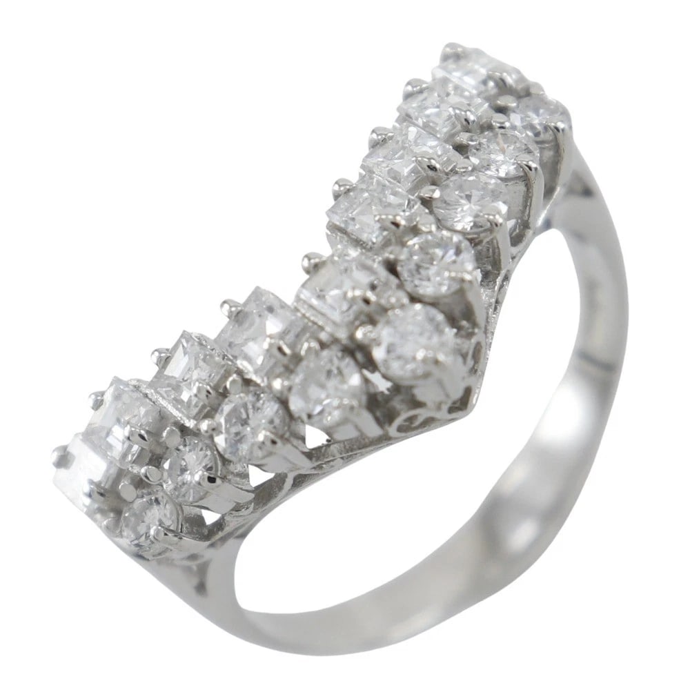 V CHARACTER RING PT900PLATINUM: V character Ring Pt900Platinum Brand: no brand Type: Ring Material: Pt900Platinum, Main Stone/Creation sapphire Color: Silver Size: 6.0US Accessories: None Accessories Notice: When purchasing