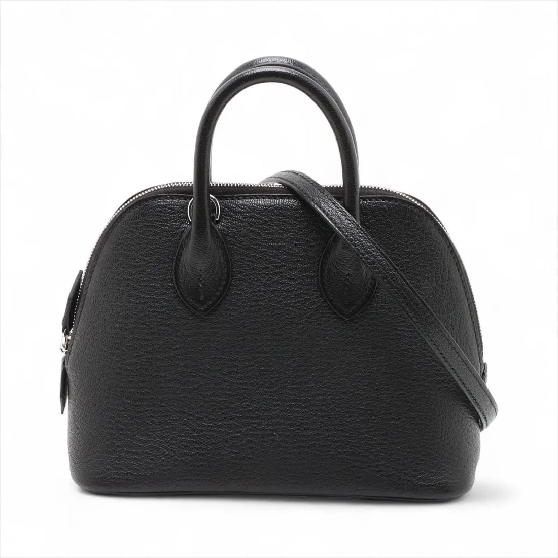 HERMES BOLIDE MINI 18 CHÈVRE MYSORE BLACK SILVER: Hermes Bolide Mini 18 Chèvre Mysore Black Silver Brand: Hermès Type: Hand bag Material: Chèvre Mysore Color: Black Size: Height:5.3inch Length:7.1inch Depth:3.0inch Handle height:2.0inch Accessori