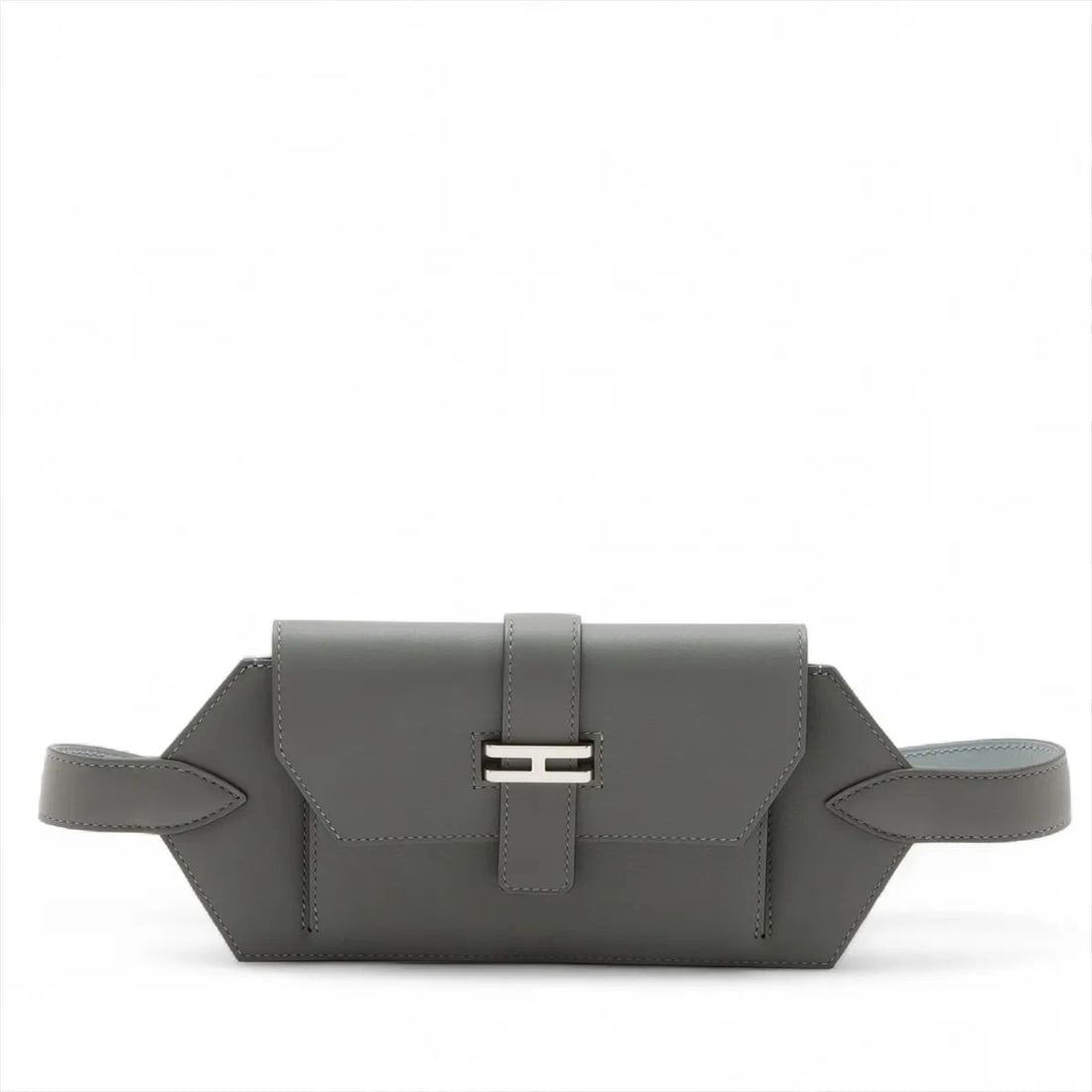 HERMES ELAN POCKET 24 VEAU SWIFT GRIMEYER X BLUE: Hermes Elan Pocket 24 Veau Swift Grimeyer x Blue Brand: Hermès Type: Waist pouch/Crossbody bag Material: Veau Swift Color: GRIMAYER X BLUE GLACIER Size: Height:4.3inchLength:9.3inchDepth:0.4inch