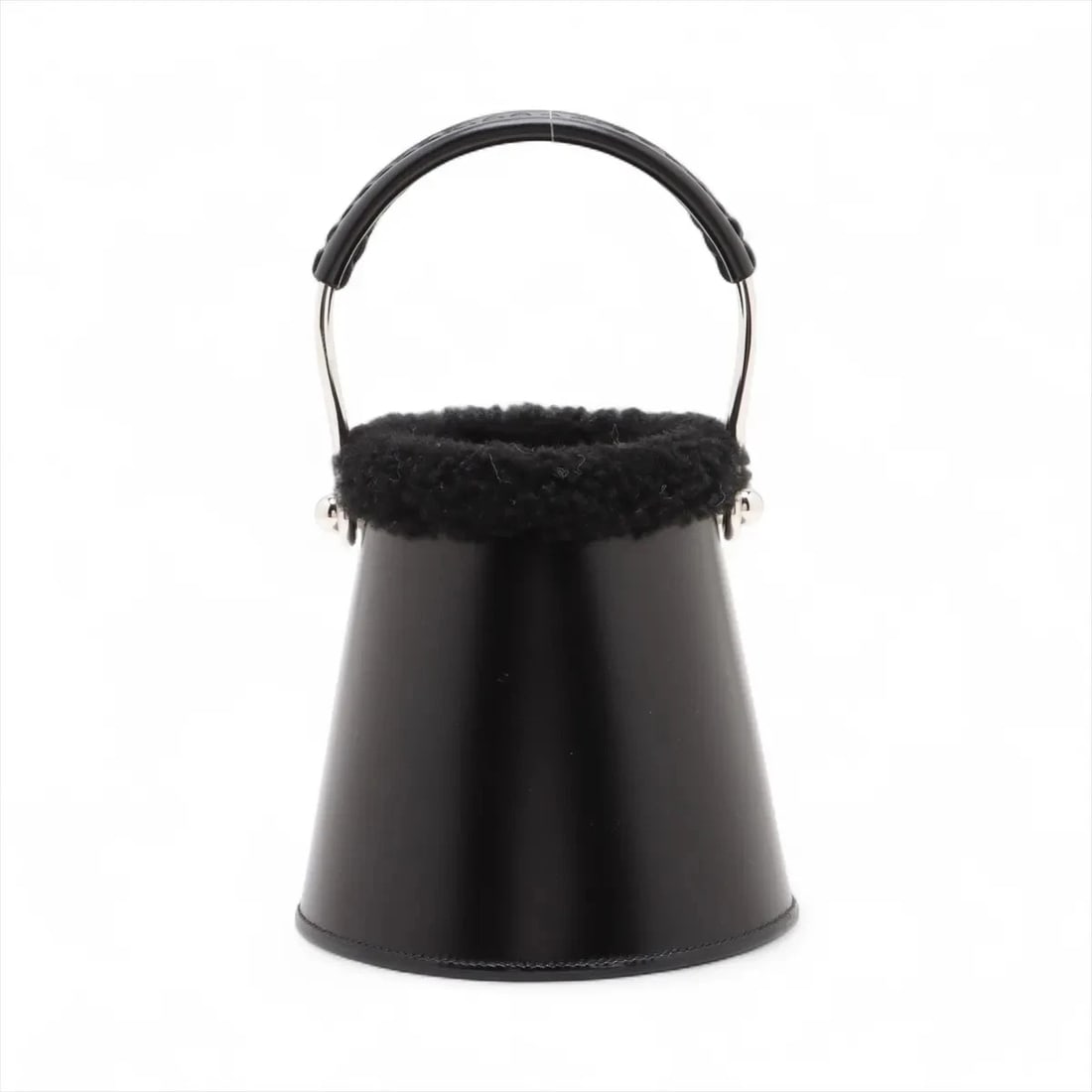 HERMES SABOBRUSZ BOXCALF X SHEEPSKIN BLACK SILVER: Hermes Sabobrusz boxcalf x sheepskin Black Silver Brand: Hermès Type: Hand bag Material: Boxcalf x sheepskin Color: Black Size: Height:5.9inch Length:6.3inch Depth:7.1inch Handle height:4.1inch Ac