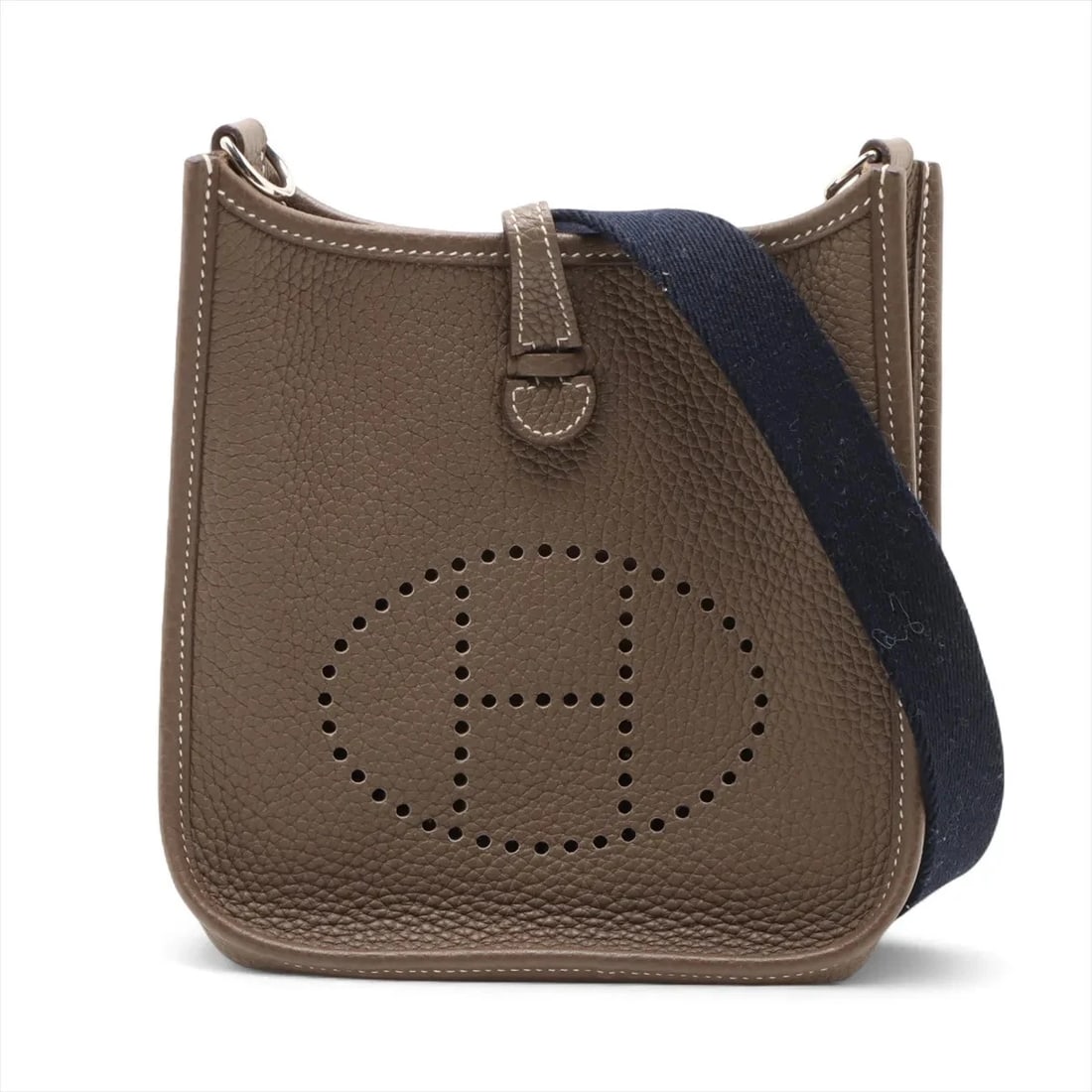 HERMES EVELYN 16 TPM TAURILLON CLEMENCE: Hermes evelyn 16 TPM Taurillon Clemence Brand: Hermès Type: Shoulder bag Material: Taurillon Clemence Color: Etoupe Size: Height:7.5inchLength:7.1inchDepth:2.2inch Accessories: None Access
