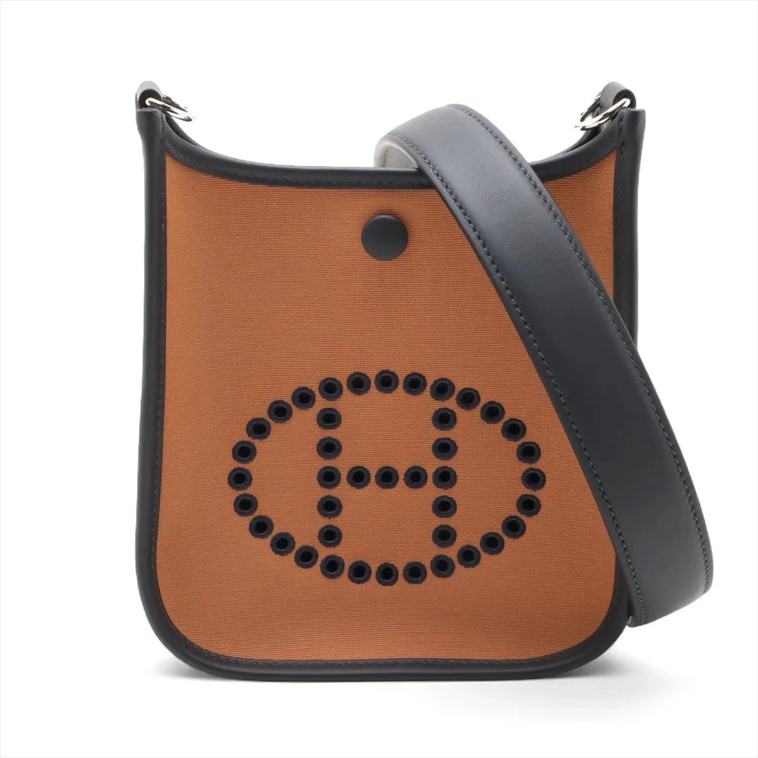 HERMES NEO EVELYN 16 TPM TOWAL OFFICIER: Hermes Neo Evelyn 16 TPM TOWAL OFFICIER Brand: Hermès Type: Shoulder bag Material: Toile Officier x Veau Swift Color: Dune x Cassis x Caban Size: Height:7.7inchLength:6.7inchDepth:2.2inch Accessor