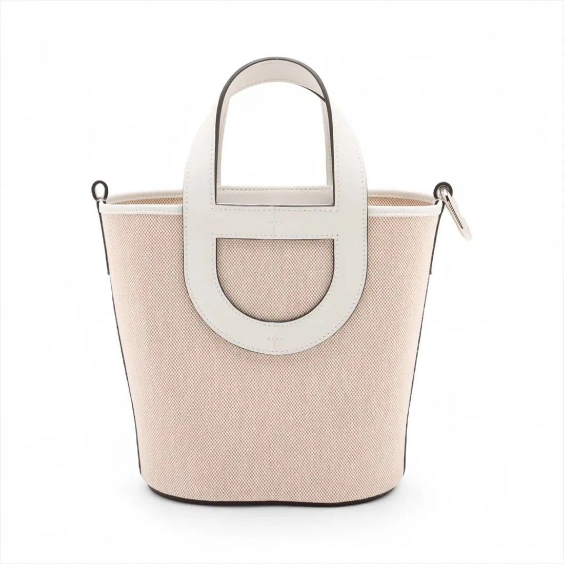 HERMES IN THE LOOP 18 TWIRL ASH X VOW SWIFT NEW WHITE: Hermes In the loop 18 Twirl Ash x Vow Swift NEW WHITE Brand: Hermès Type: Hand bag Material: Toile H x Veau Swift Color: NEW WHITE Size: Height:7.9inchLength:6.9inchDepth:4.7inch Accessories: None