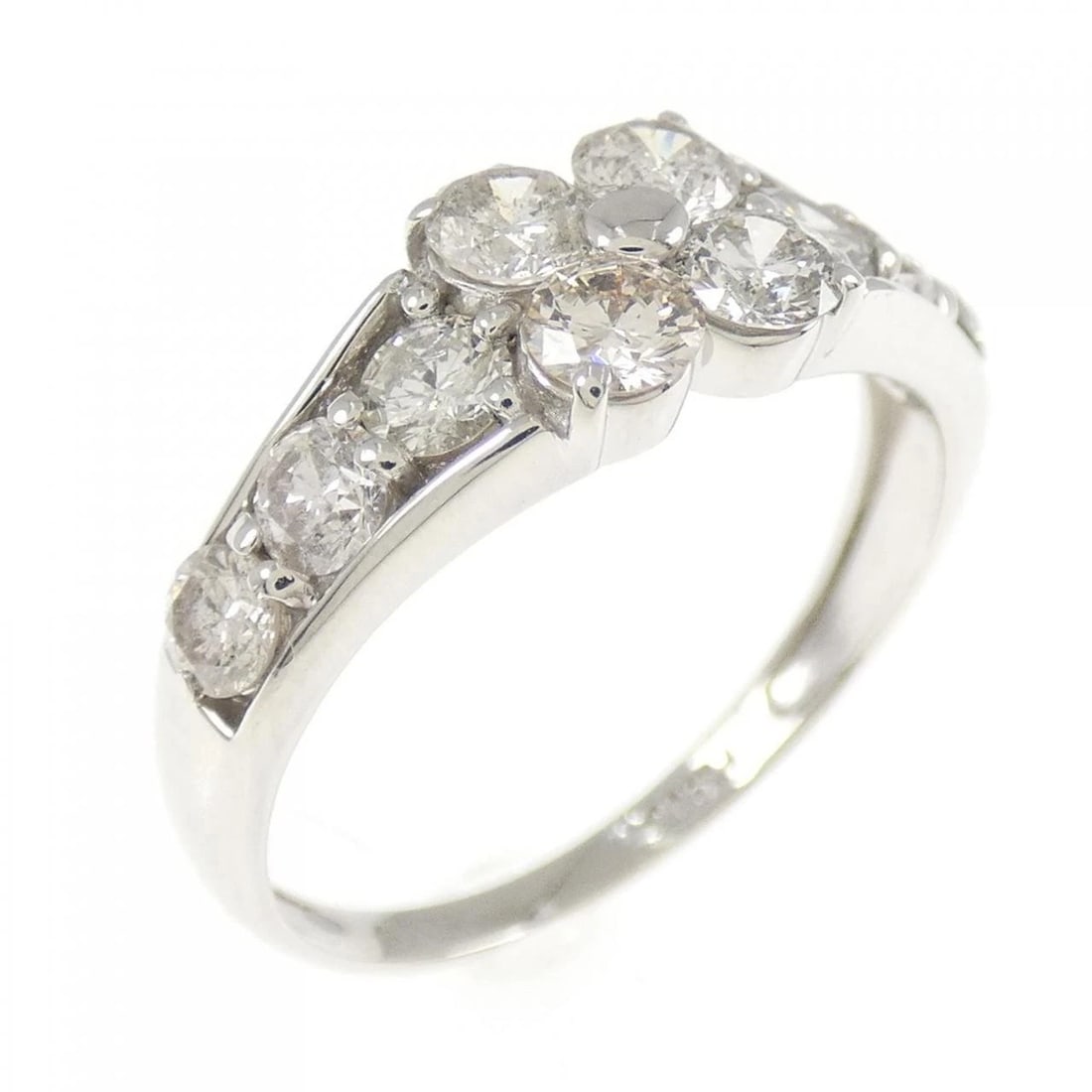 PT900 DIAMOND RING: PT900 Diamond Ring Brand: Unbranded Type: Diamond Ring Material: PT900, Main Stone/Creation Natural Color: Silver Size: US6 1/4 Accessories: None Accessories Notice: When purchasing pre-owned goods,