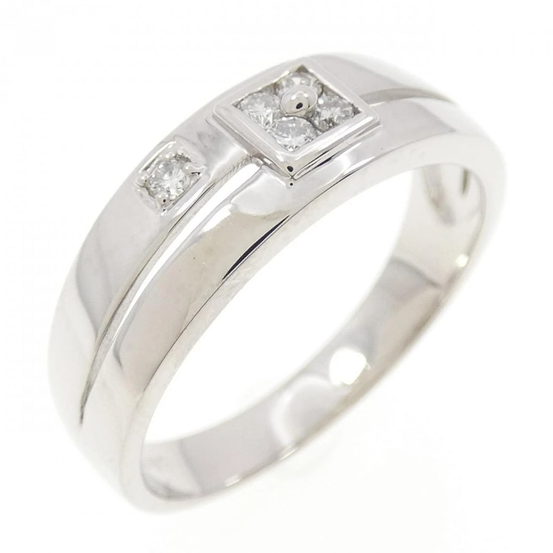 K18WG DIAMOND RING: K18WG Diamond Ring Brand: Unbranded Type: Diamond Ring Material: K18WG, Main Stone/Creation Natural Color: White Gold Size: US8 3/4 Accessories: None Accessories Notice: When purchasing pre-owned
