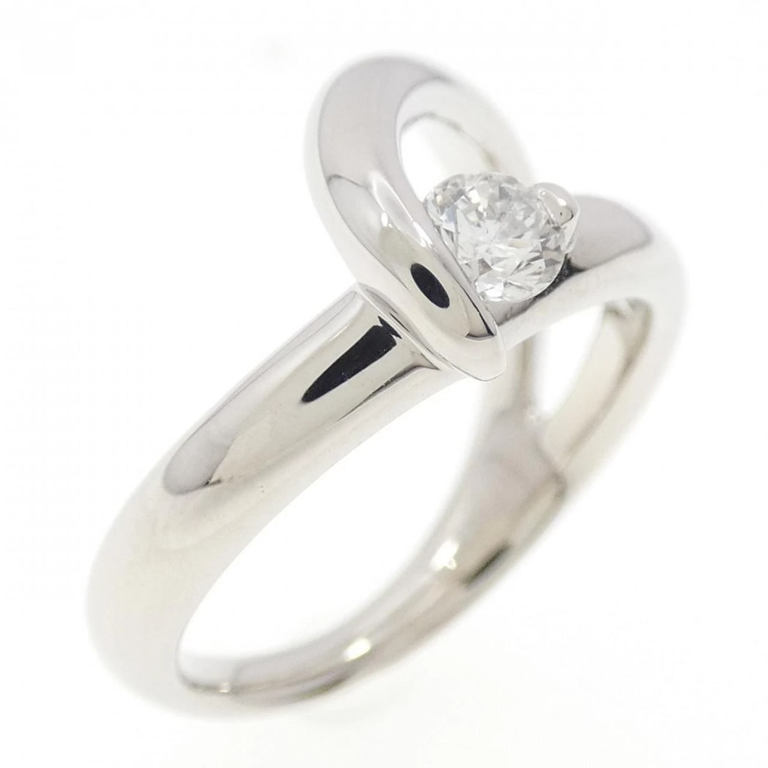 PT900 DIAMOND RING: PT900 Diamond Ring Brand: Unbranded Type: Diamond Ring Material: PT900, Main Stone/Creation Natural Color: Silver Size: US5 3/4 Accessories: None Accessories Notice: When purchasing pre-owned goods,