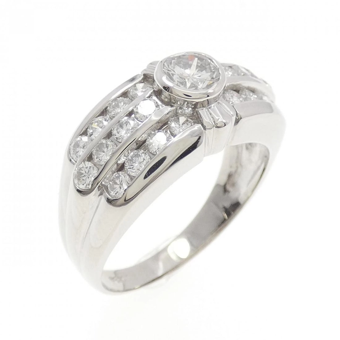 PT900 DIAMOND RING: PT900 Diamond Ring Brand: Unbranded Type: Diamond Ring Material: PT900, Main Stone/Creation Natural Color: Silver Size: US9 Accessories: None Accessories Notice: When purchasing pre-owned