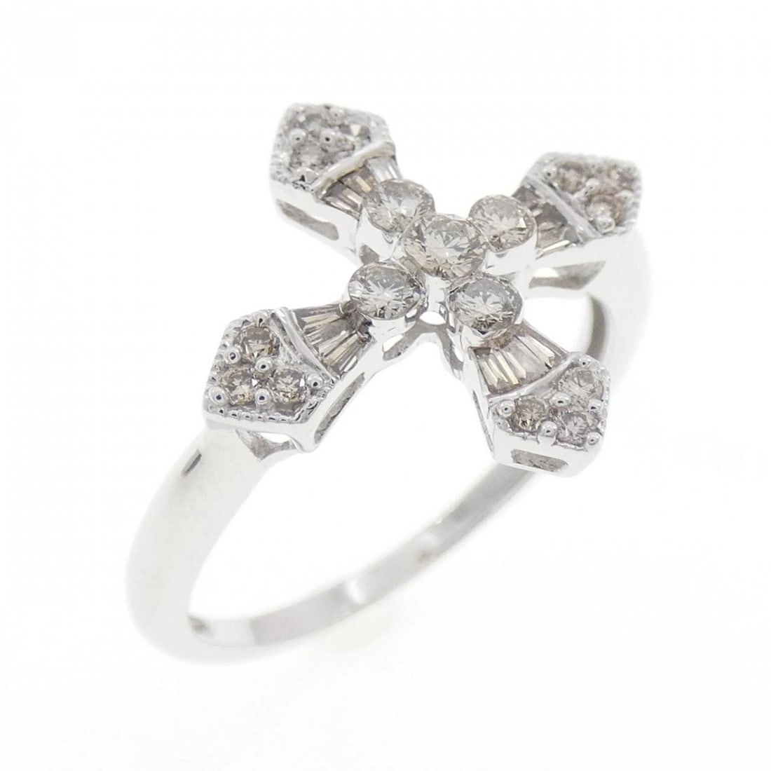 K18WG CROSS DIAMOND RING: K18WG Cross Diamond Ring Brand: Unbranded Type: Diamond Ring Material: K18WG, Main Stone/Creation Natural Color: WHite Gold Size: US6 1/2 Accessories: None Accessories Notice: When purchasing