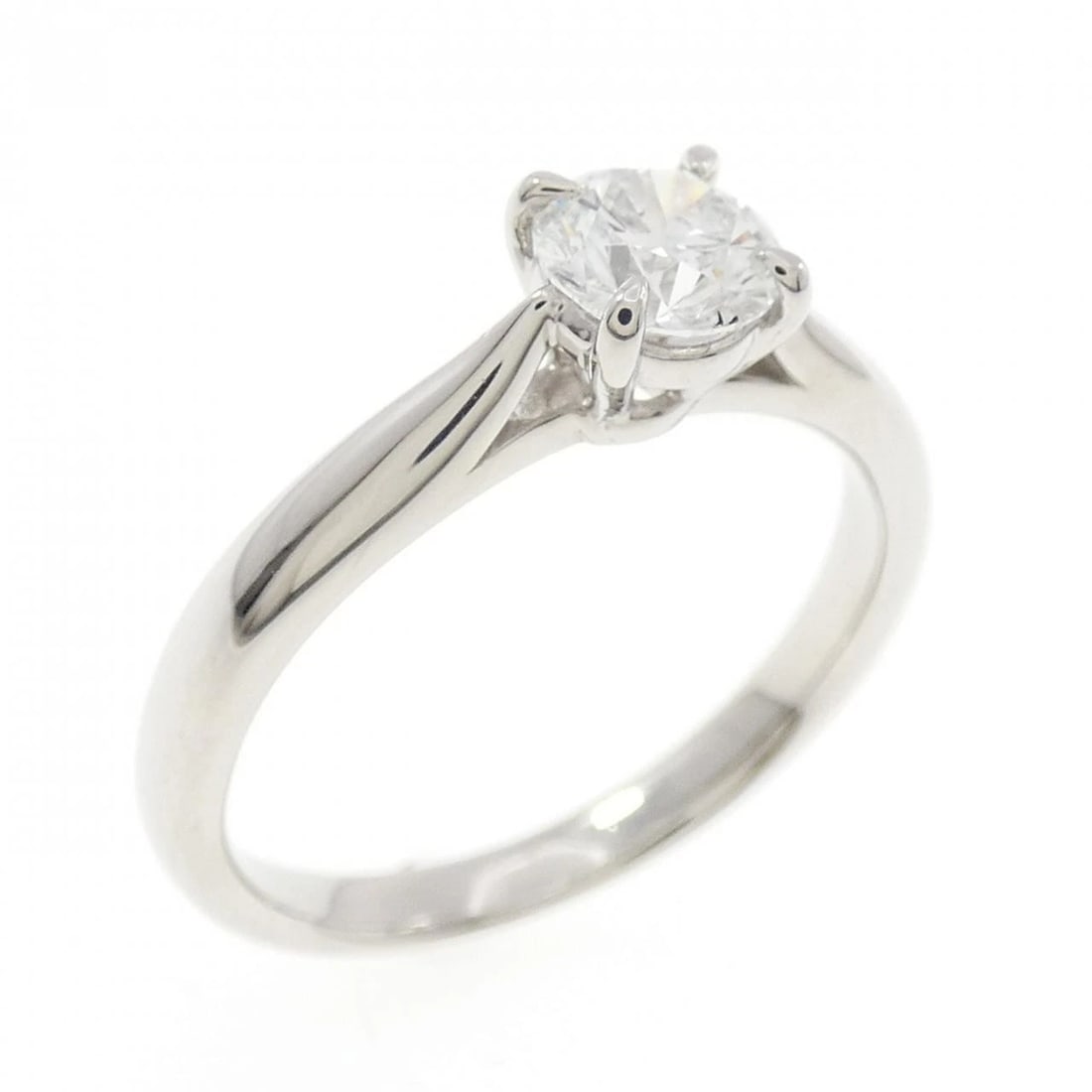 PT900 DIAMOND RING: PT900 Diamond Ring Brand: Unbranded Type: Ring Material: PT900, Main Stone/Creation Natural Color: Silver Size: US6 1/4 Accessories: None Accessories Notice: When purchasing pre-owned good