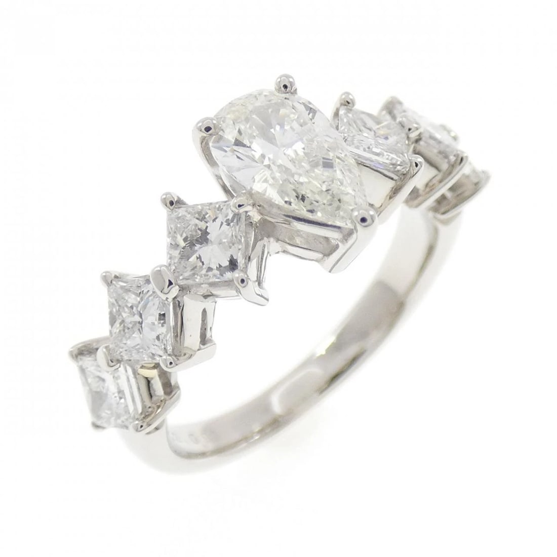 PT900 DIAMOND RING: PT900 Diamond Ring Brand: Unbranded Type: Diamond Ring Material: PT900, Main Stone/Creation Natural Color: Silver Size: US4 Accessories: None Accessories Notice: When purchasing pre-owned