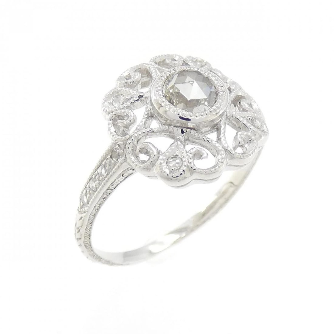 750WG DIAMOND RING: 750WG Diamond Ring Brand: Unbranded Type: Diamond Ring Material: 750WG, Main Stone/Creation Natural Color: White Gold Size: US6 1/4 Accessories: None Accessories Notice: When purchasing pre-owned