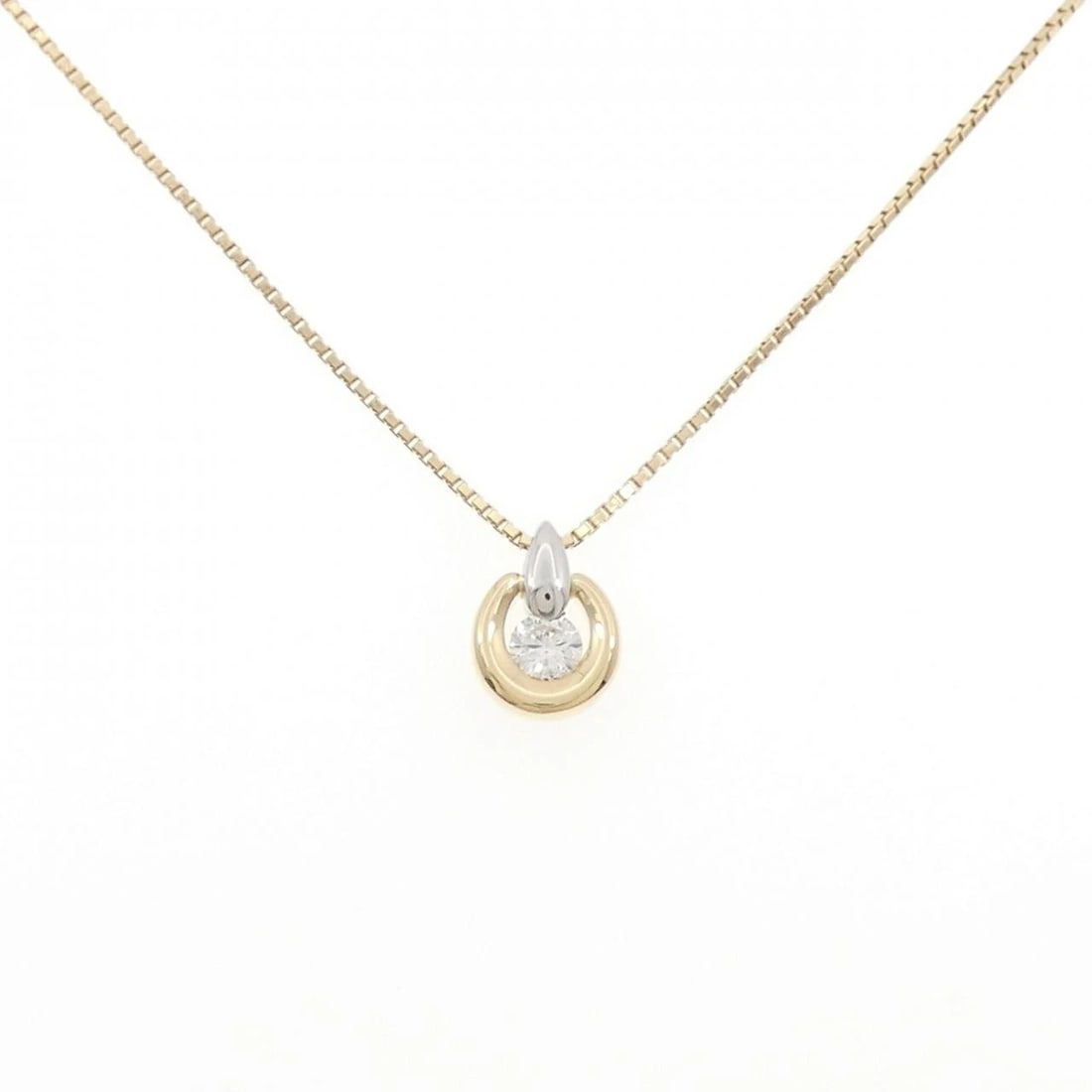 K18YG/PT900 DIAMOND NECKLACE: K18YG/PT900 Diamond Necklace Brand: Unbranded Type: Diamond Necklace Material: K18YG/PT900, Main Stone/Creation Natural Color: YG,Silver Size: Actual Size Pendant length approx. x width approx.: