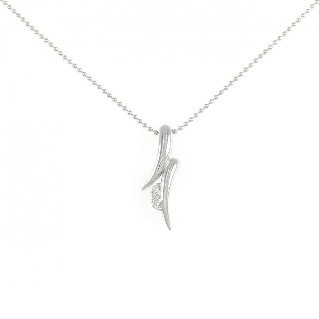 K18WG DIAMOND NECKLACE: K18WG Diamond Necklace Brand: Unbranded Type: Diamond Necklace Material: K18WG, Main Stone/Creation Natural Color: White Gold Size: Actual Size Pendant length approx. x width approx.: 19.0mmx5.9mm