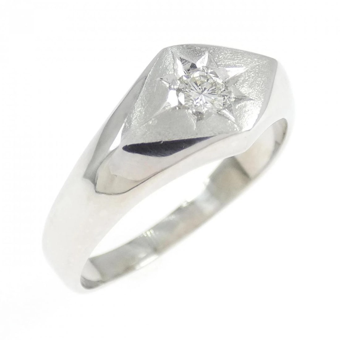 PM DIAMOND RING: PM Diamond Ring Brand: Unbranded Type: Diamond ring Material: Platinum, Main Stone/Creation Natural Color: Silver Size: US8.75 Accessories: None Accessories Notice: When purchasing pre-owned goods,