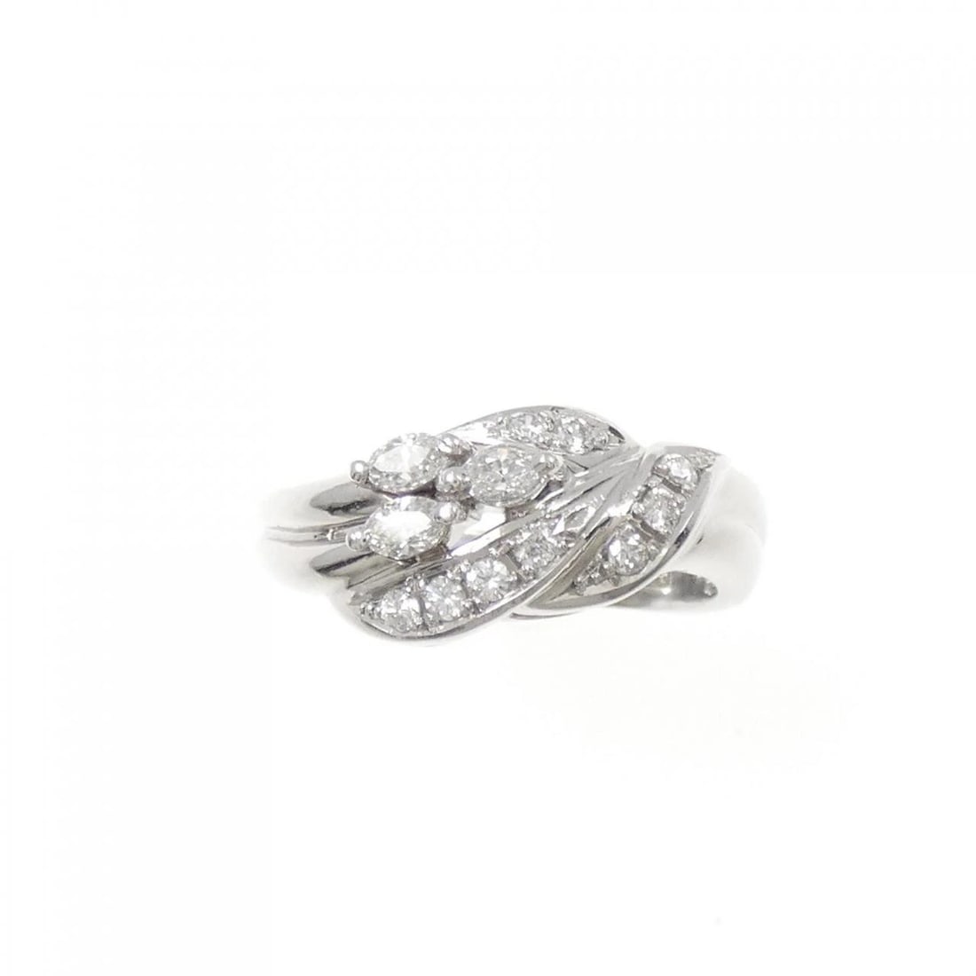 PT900 DIAMOND RING: PT900 Diamond Ring Brand: Unbranded Type: Diamond Ring Material: PT900, Main Stone/Creation Natural Color: Silver Size: US5 1/4 Accessories: None Accessories Notice: When purchasing pre-owned goods,
