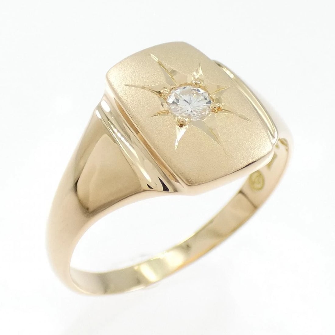K18PG DIAMOND RING: K18PG Diamond Ring Brand: Unbranded Type: Diamond Ring Material: K18PG, Main Stone/Creation Natural Color: Pink Gold Size: US8 Accessories: None Accessories Notice: When purchasing pre-owned goods,