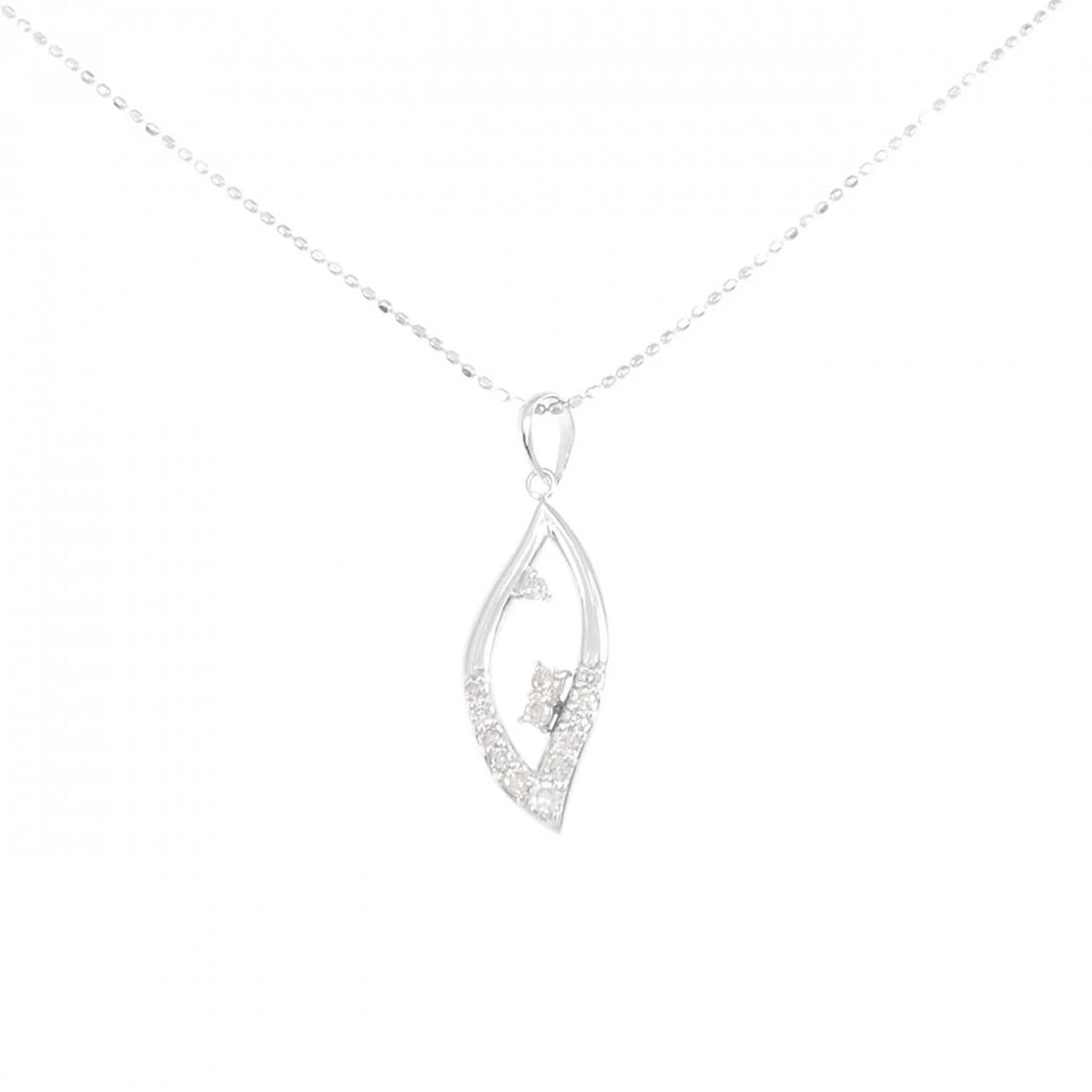 K18WG DIAMOND NECKLACE: K18WG Diamond Necklace Brand: Unbranded Type: Diamond Necklace Material: K18WG, Main Stone/Creation Natural Color: White Gold Size: Actual Size Pendant length approx. x width approx.: 27.9mmx9.0mm